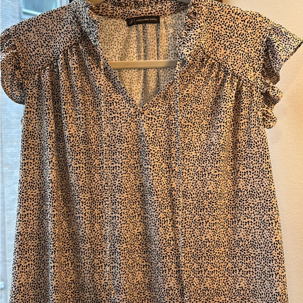 Women's Black and White Patterned Top